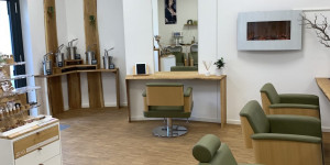 Beitragsbild des Blogbeitrags CAREHAIR – Veganer Friseursalon und Haarpflege 