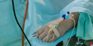 Beitragsbild des Blogbeitrags Zuerst Corona, dann Intensivstation und Gehirnblutung