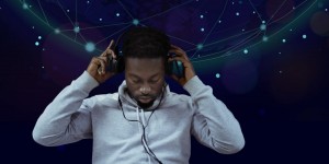 Beitragsbild des Blogbeitrags Musik Streaming Dienst gibt FLATCOIN heraus um weltweite Zahlungen zu vereinfachen 