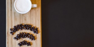 Beitragsbild des Blogbeitrags IBM und Farmer Connect präsentieren Blockchain App für Kaffeetrinker