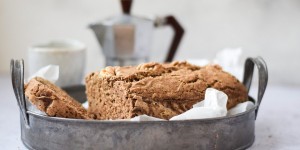 Beitragsbild des Blogbeitrags glutenfreier Kaffeekuchen mit Zimt und Kardamom