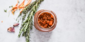 Beitragsbild des Blogbeitrags Grundrezept für einfache Linsen Bolognese