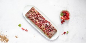 Beitragsbild des Blogbeitrags Ribisel-Kirsch-Kuchen mit Hanf-Schoko-Protein – Anzeige