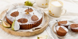 Beitragsbild des Blogbeitrags MÄRCHENHAFT LECKER UND ZUM TRÄUMEN NAH! Saftiger Birnenkuchen mit salziger Nussbutter und Mandeln 