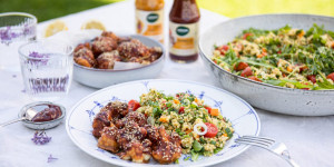 Beitragsbild des Blogbeitrags MEHR ALS BIO & VEGAN GENIESSEN MIT NATURATA! Karfiol-Barbecue-Wings mit buntem Hirsesalat