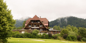 Beitragsbild des Blogbeitrags UNSERE KURZE AUSZEIT IN BAD AUSSEE IM GSUND UND NATURHOTEL DIE WASNERIN! Wir kommen zur Ruhe und lassen uns verzaubern