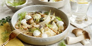 Beitragsbild des Blogbeitrags DIESES GERICHT IST IM NU GEZAUBERT! Risotto Funghi mit geröstetem Fenchel und Mozzarella 