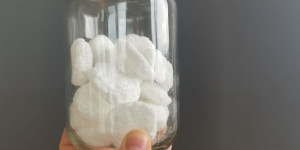 Beitragsbild des Blogbeitrags WC-Tabs - natürlich putzen