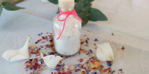 Beitragsbild des Blogbeitrags Rezept Peeling-Maske mit blüten 