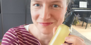 Beitragsbild des Blogbeitrags Abschminken  mit Öl: Sanfte Pflege für strahlende Haut 
