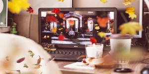 Beitragsbild des Blogbeitrags De 9 filmer med mest høst, interiør og dekor