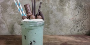 Beitragsbild des Blogbeitrags After Eight – coole Joghurtschale für heiße Sommertage