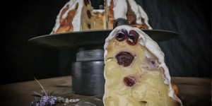 Beitragsbild des Blogbeitrags Nudel Kugel mit Ziegenkäse und Amarenakirschen 