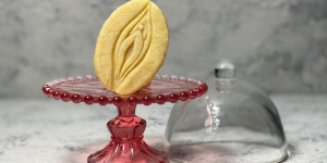 Beitragsbild des Blogbeitrags Zarte Zitronen-Vulva-Kekse 