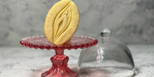 Beitragsbild des Blogbeitrags Zarte Zitronen-Vulva-Kekse