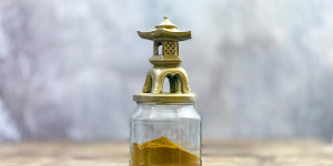 Beitragsbild des Blogbeitrags Magisches Gewürz: Japanisches Curry mit sonniger Orangennote – selber machen à la S&B