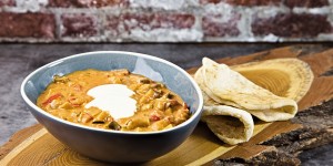 Beitragsbild des Blogbeitrags Melanzani – Kokos Curry mit Huhn