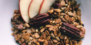Beitragsbild des Blogbeitrags Zuckerfrei! Granola selber machen