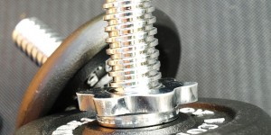 Beitragsbild des Blogbeitrags Trainingsgeräte für zu Hause – Was du wirklich brauchst!