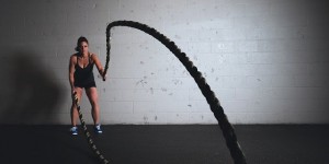Beitragsbild des Blogbeitrags HIIT-Workout für zu Hause – hocheffizient trainieren!