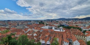 Beitragsbild des Blogbeitrags Rutsch mir doch den Schlossberg runter – ein cooler Tag in Graz 