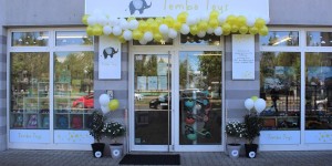 Beitragsbild des Blogbeitrags Regional einkaufen - wunderschönes Spielzeug in familienfreundlicher Atmosphäre