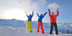 Beitragsbild des Blogbeitrags 8 Möglichkeiten: Im Skiurlaub Geld sparen 