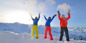 Beitragsbild des Blogbeitrags 8 Möglichkeiten: Im Skiurlaub Geld sparen