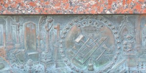 Beitragsbild des Blogbeitrags Freimaurergrabstein ? Eher doch nicht. Sonntag 12.1.2020