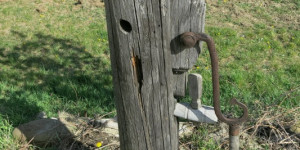 Beitragsbild des Blogbeitrags hölzerne Geschichte