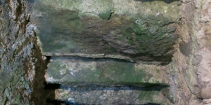 Beitragsbild des Blogbeitrags Licht und Dunkel in einer Burg aus dem 12.Jahrhundert