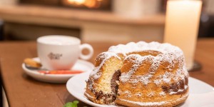 Beitragsbild des Blogbeitrags Essen wie in Obertauern: Marmorgugelhupf zu Hause backen