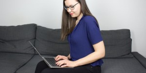 Beitragsbild des Blogbeitrags Checkliste: In 5+1 Schritten deine Website bekannt machen