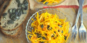 Beitragsbild des Blogbeitrags Kürbis-Salat I einfaches Herbst-Rezept mit Kürbis 
