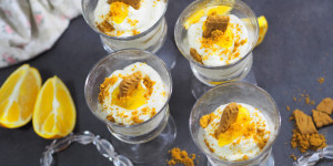 Beitragsbild des Blogbeitrags Orangen-Schichtdessert mit Karamellkeks