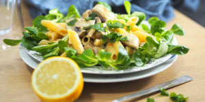 Beitragsbild des Blogbeitrags One Pot Penne mit Champignons 