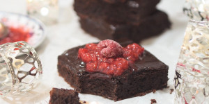 Beitragsbild des Blogbeitrags Brownies I super saftig mit Zucchini I glutenfrei