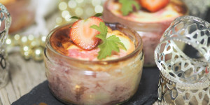 Beitragsbild des Blogbeitrags Cheesecake Bowl I mit Erdbeeren I Ofen oder Heißluftfritteuse 
