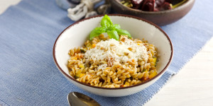 Beitragsbild des Blogbeitrags Gemüse Pasta Arrabiata, einfach vegetarisch, scharfer Genuss, wunderbar!