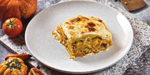 Beitragsbild des Blogbeitrags Kürbis Lasagne mit Pilzen, einfach wunderbar und unglaublich köstlich!