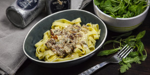 Beitragsbild des Blogbeitrags Tagliatelle Gorgonzola Tomate, die schnelle Variante einer Pasta