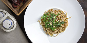 Beitragsbild des Blogbeitrags Lowcarb Spaghetti Gorgonzola Ruccola, so gehts und es schmeckt!