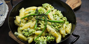 Beitragsbild des Blogbeitrags Romanesco Schupfnudel Pfanne, schnelle Küche, wunderbar einfach gemacht 