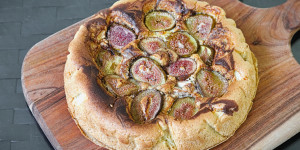 Beitragsbild des Blogbeitrags Apfel Feigen Kuchen, ein fluffiger, saftiger, fruchtiger Genuss, was will man mehr?
