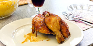 Beitragsbild des Blogbeitrags Das Grillhuhn, absolut der Grillklassiker, so alt wie das Feuer, grillen wie damals!