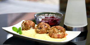 Beitragsbild des Blogbeitrags Hackbällchen mediterran, Speck, Oliven, Kapern, ein absolut gutes Aromenspiel!