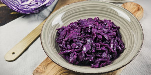 Beitragsbild des Blogbeitrags Rotkraut oder Blaukraut, die optimale Beilage zu Ente, Huhn und Gans, einfach erklärt!