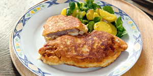 Beitragsbild des Blogbeitrags Braumeister Schnitzel, herzhaft gefüllt ein Genuss mit Bier und Käse, himmlisch gut!