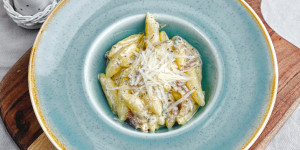 Beitragsbild des Blogbeitrags Schupfnudeln Gorgonzola Speck aus der Pfanne, einfach ein wunderbarer Sattmacher!