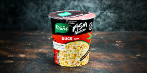 Beitragsbild des Blogbeitrags Wir testen! KNORR Asia Noodles Duck Taste, fertig in 3 Minuten! Genuss ja oder nein? 